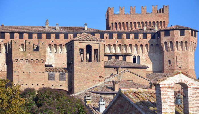 Foto di un parte del Castello di Gradara - Castello di Natale a Gradara